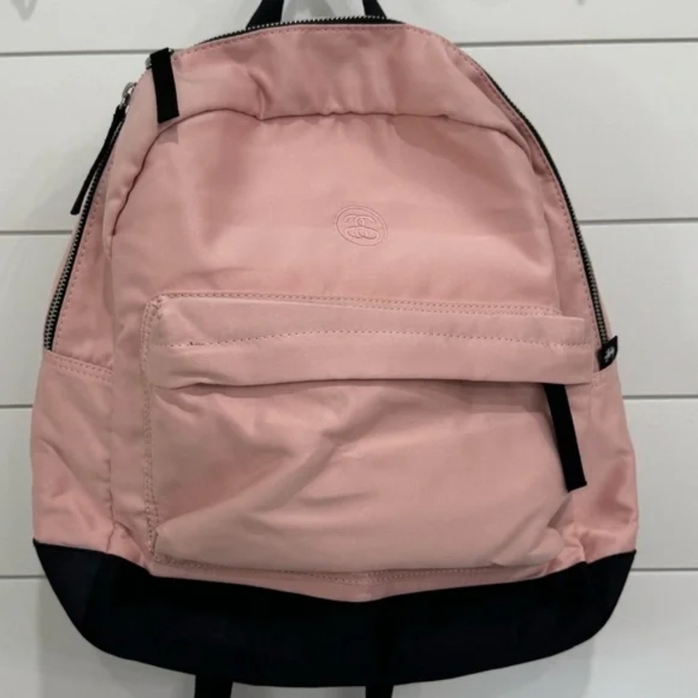 STÜSSY NO COMPLY BACKPACK Pink